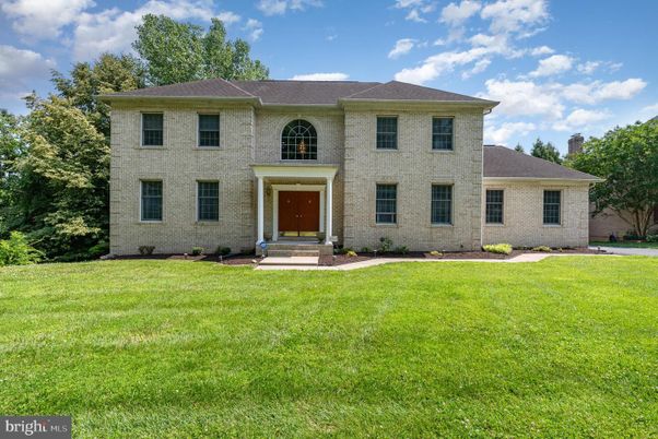 Backyard, Exterior, Facade, Brick Facade, Georgian