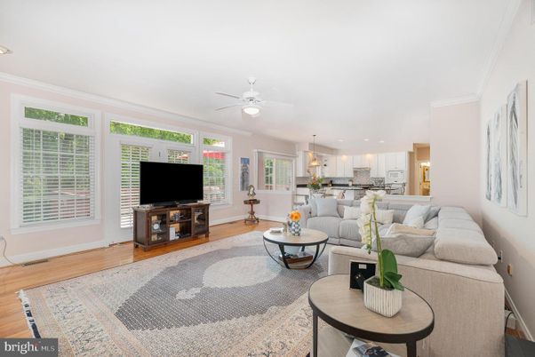 Interior, Kitchen, Living room, Pendant Lights, Recessed Lighting, Wood Texture Flooring