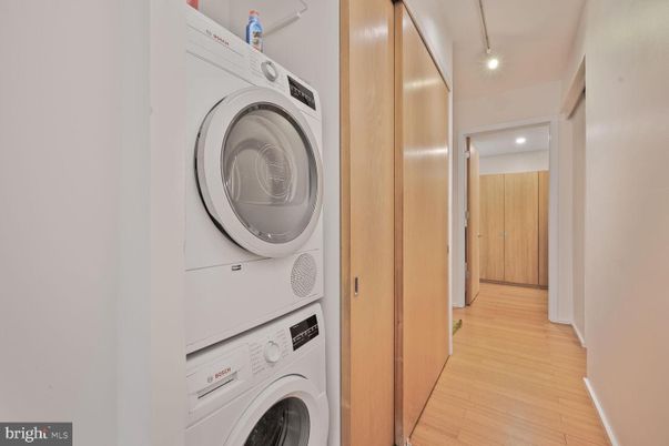 Interior, Utility Closets, Washer, Wood Texture Flooring