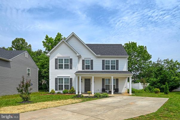Exterior, Facade, Farmhouse
