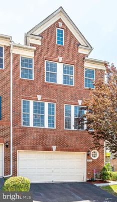 Attached, Exterior, Facade, Brick Facade, Rowhouse