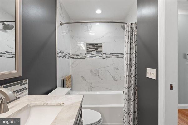Bathroom, Interior, Marble Walls, Recessed Lighting
