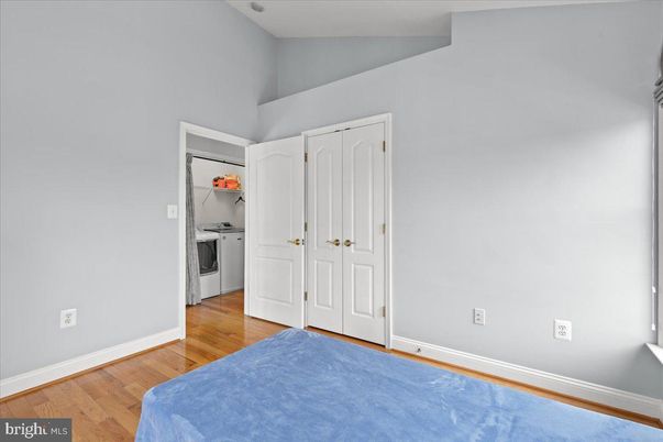 Interior, Washer, Wood Texture Flooring