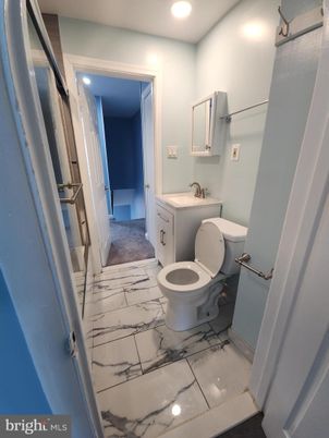 Bathroom, Interior, Marble, Recessed Lighting