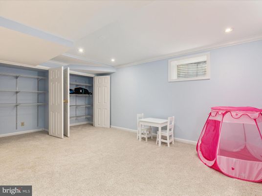 Dining room, Interior, Recessed Lighting