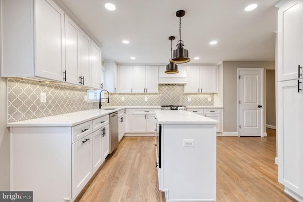 Interior, Kitchen, Pendant Lights, Recessed Lighting, Wood Texture Flooring