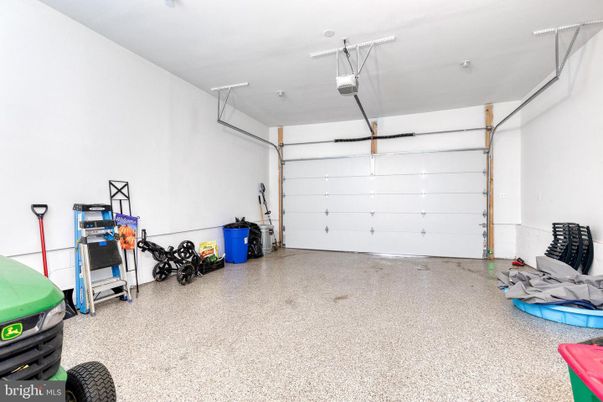 Garage, Interior