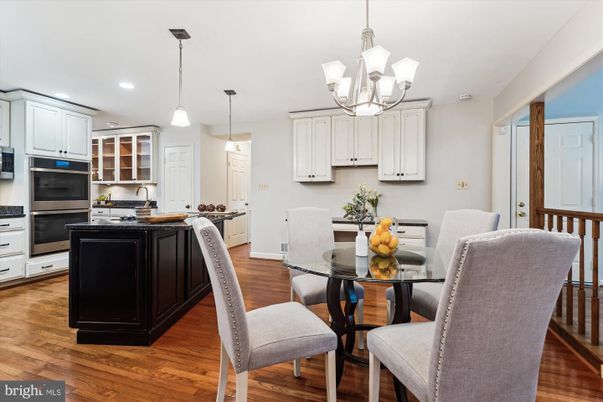 Chandelier, Dining room, Interior, Kitchen, Pendant Lights, Recessed Lighting, Wood Texture Flooring