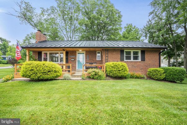 Exterior, Facade, Brick Facade, Ranch