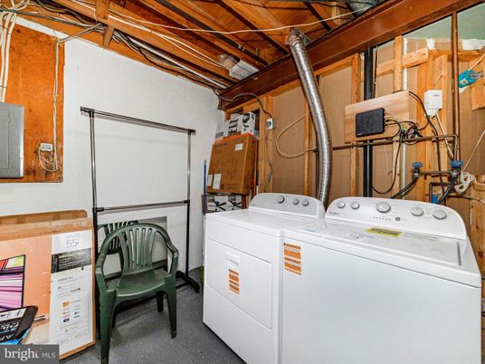 Interior, Washer, Wooden Beams, Wooden Ceilings