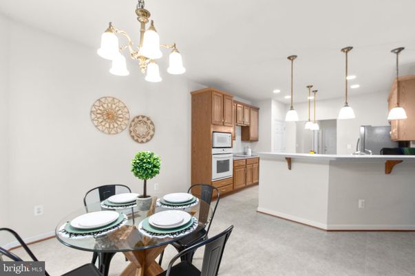 Dining room, Interior, Kitchen, Pendant Lights, Recessed Lighting, Stainless Steel Appliances