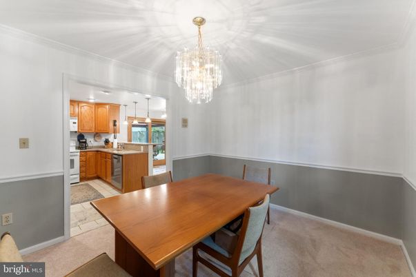 Chandelier, Dining room, Interior, Kitchen, Pendant Lights