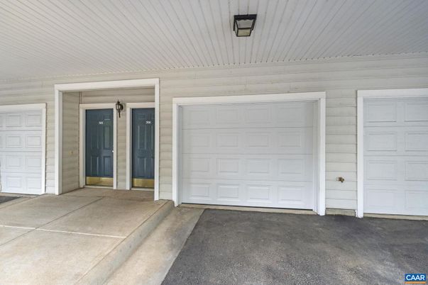 Detached Garage, Exterior
