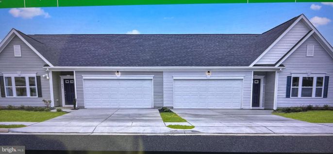 Attached, Exterior, Facade, Ranch