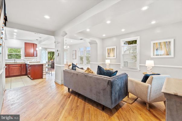 Interior, Kitchen, Living room, Pendant Lights, Recessed Lighting, Wood Texture Flooring