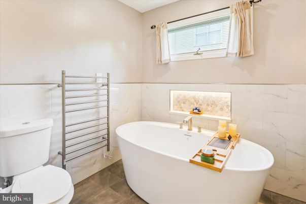 Bathroom, Free Standing Baths, Interior, Marble Walls