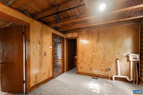 Empty room, Interior, Wooden Beams, Wooden Ceilings, Wooden Walls