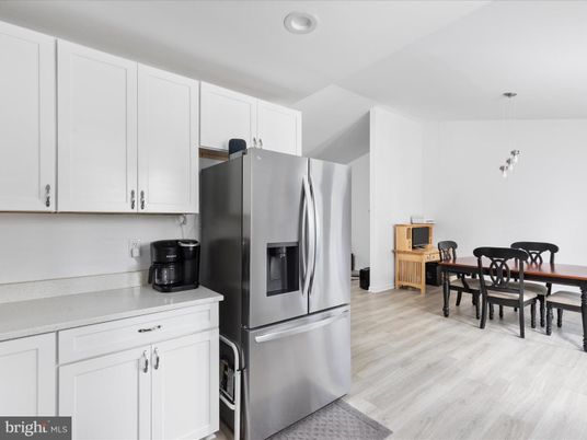 Dining room, Interior, Kitchen, Pendant Lights, Recessed Lighting, Wood Texture Flooring