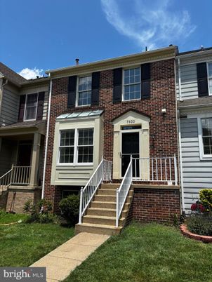 Exterior, Facade, Brick Facade, Rowhouse