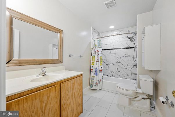 Bathroom, Interior, Marble Walls, Recessed Lighting