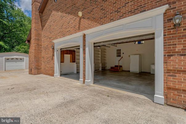 Detached Garage, Exterior