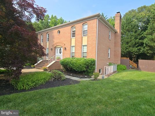 Backyard, Exterior, Facade, Brick Facade, Georgian