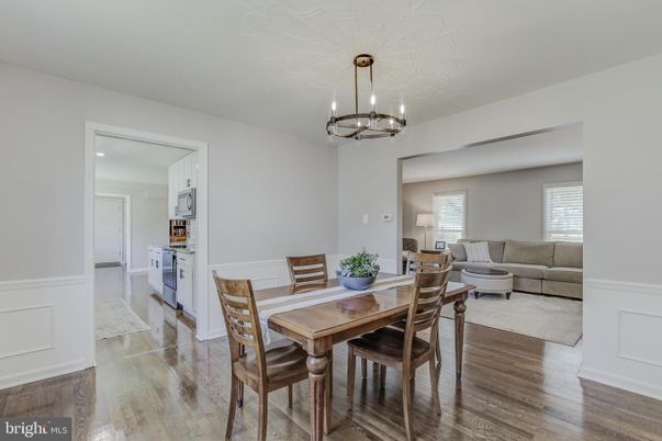 Chandelier, Dining room, Interior, Kitchen, Living room, Recessed Lighting, Wood Texture Flooring