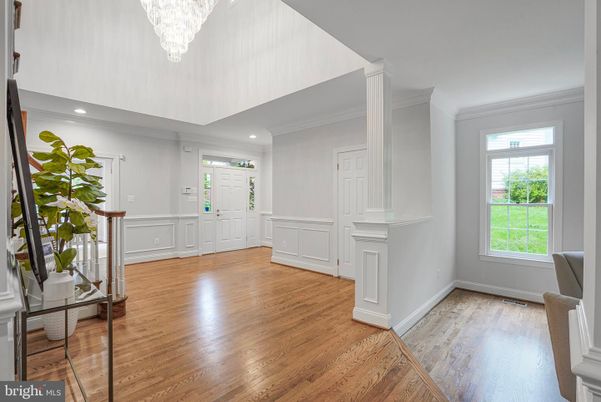 Chandelier, Interior, Recessed Lighting, Wood Texture Flooring