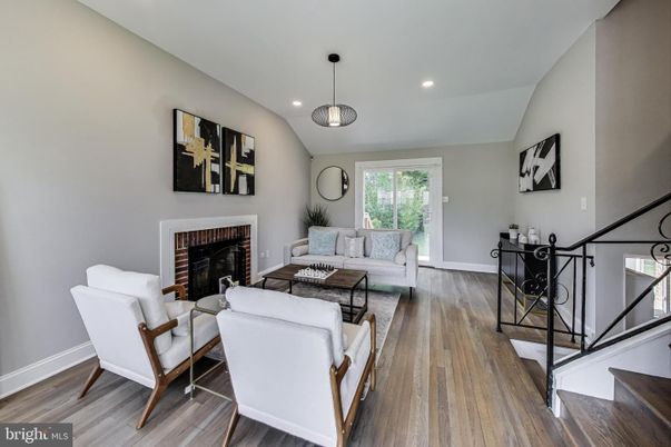 Fireplace, Interior, Living room, Pendant Lights, Recessed Lighting, Wood Texture Flooring
