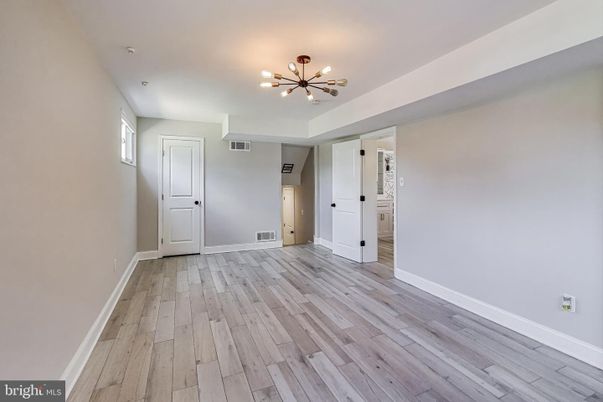 Empty room, Interior, Pendant Lights, Wood Texture Flooring