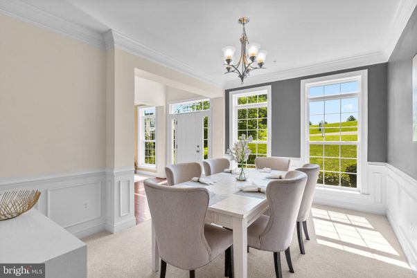 Chandelier, Dining room, Interior
