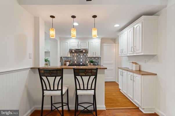 Interior, Kitchen, Pendant Lights, Recessed Lighting, Wood Texture Flooring