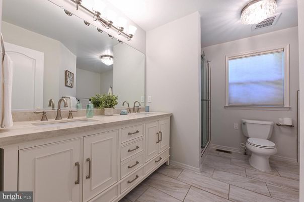 Bathroom, Dual Sink Vanities, Interior