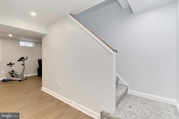 Fitness Equipment, Interior, Recessed Lighting, Wood Texture Flooring