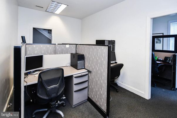 Home Office, Interior