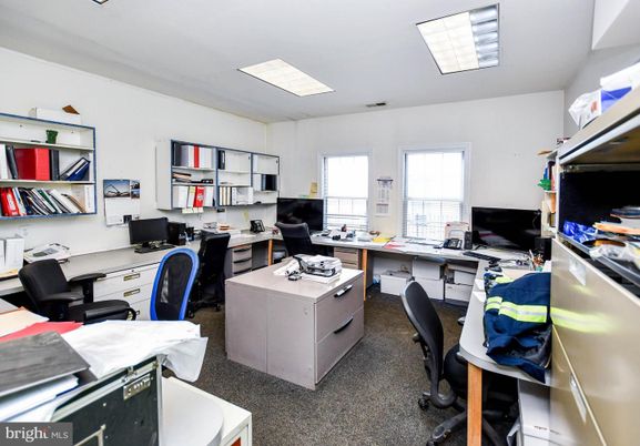 Home Office, Interior