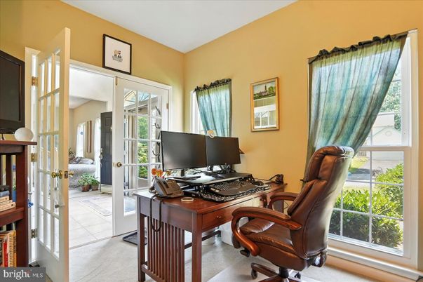Home Office, Interior