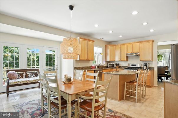 Dining room, Interior, Kitchen, Pendant Lights, Recessed Lighting, Stainless Steel Appliances
