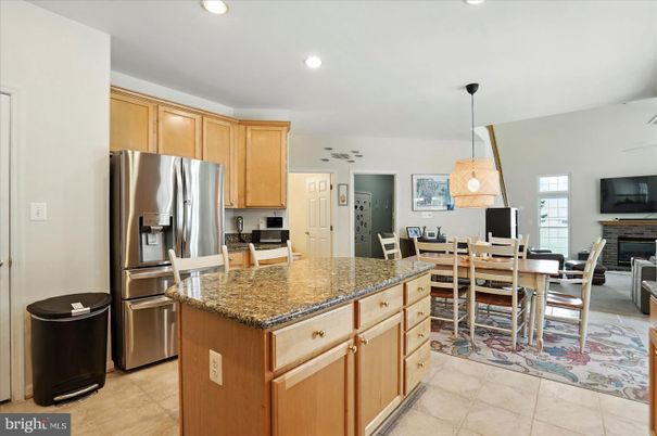 Dining room, Interior, Kitchen, Pendant Lights, Recessed Lighting, Stainless Steel Appliances
