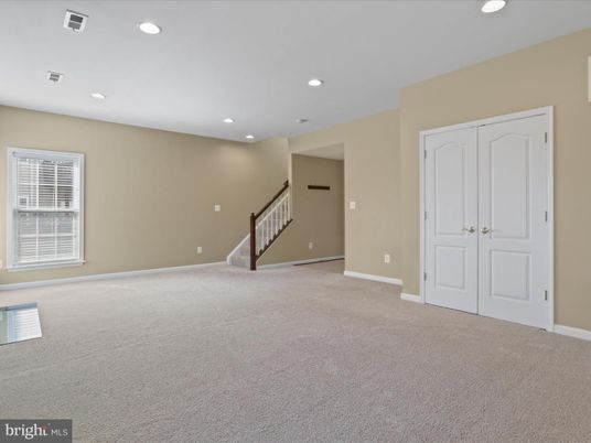 Empty room, Interior, Recessed Lighting