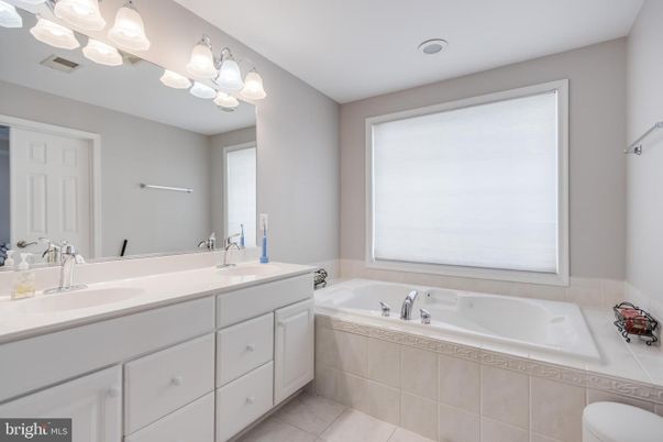 Bathroom, Dual Sink Vanities, Interior, Recessed Lighting
