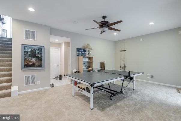 Game Room, Interior, Recessed Lighting