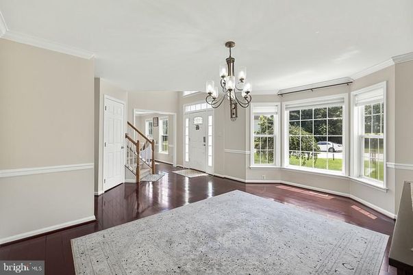 Chandelier, Empty room, Interior, Wood Texture Flooring