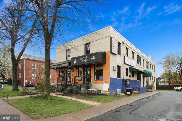 Exterior, Facade, Brick Facade, Rowhouse