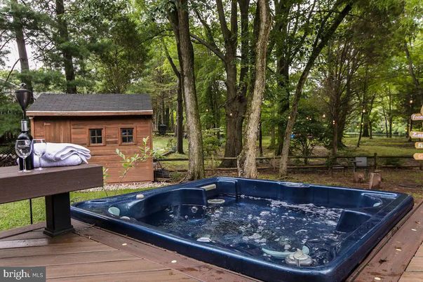 Exterior, Hot Tub