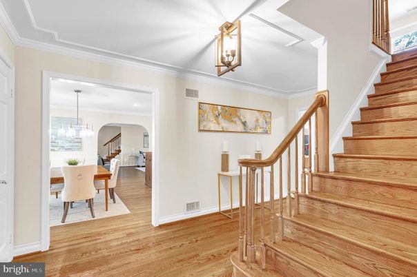 Chandelier, Dining room, Interior, Pendant Lights, Recessed Lighting, Wood Texture Flooring