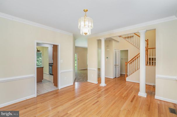 Chandelier, Empty room, Interior, Wood Texture Flooring