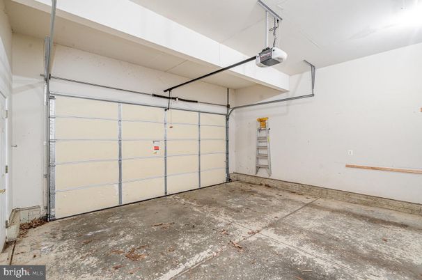 Garage, Interior