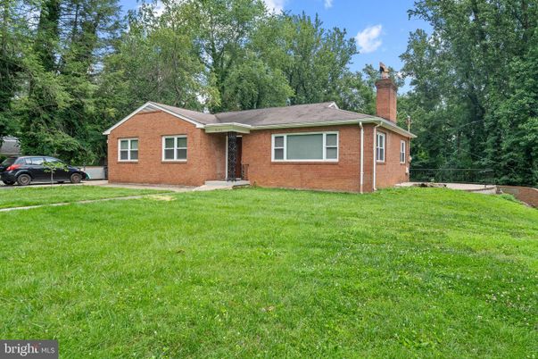 Backyard, Exterior, Facade, Brick Facade, Cape Cod