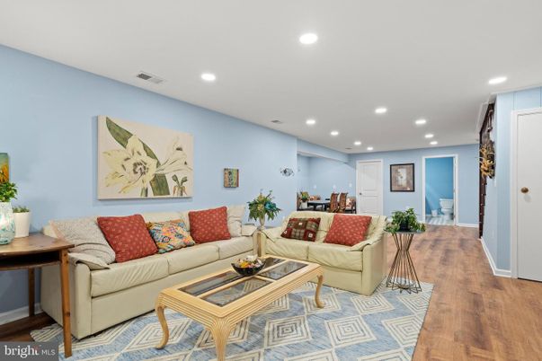 Interior, Living room, Recessed Lighting, Wood Texture Flooring